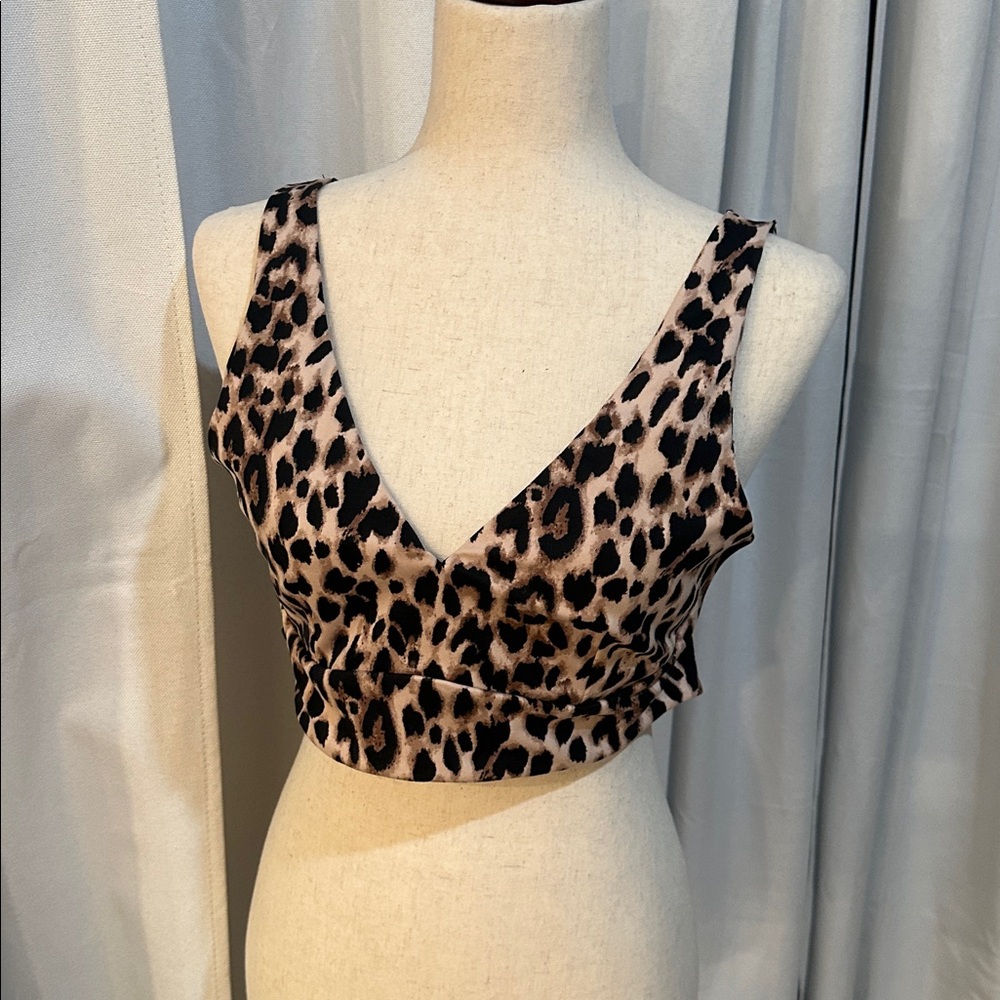 Victoria’s Secret V Neck Cut Out Cheetah Leopard Print Sports Bra